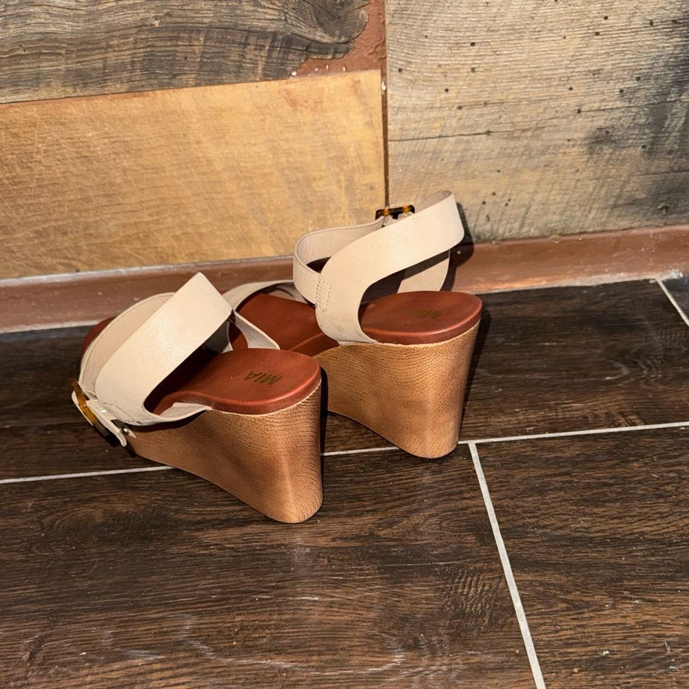 MIA SIENNA-WEDGE SANDAL Women's Tan Wedge Sandals
 New sz 10 - Picture 4 of 11